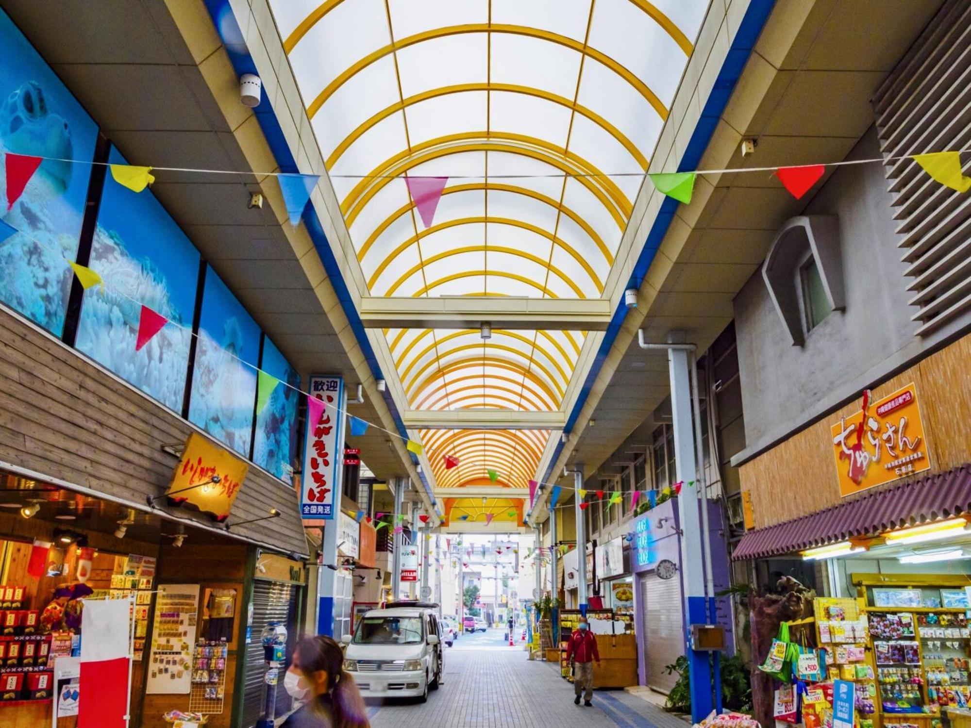 石垣島グループの宿 2216 にじいろ ユーグレナモール内 Ishigaki  Exterior foto